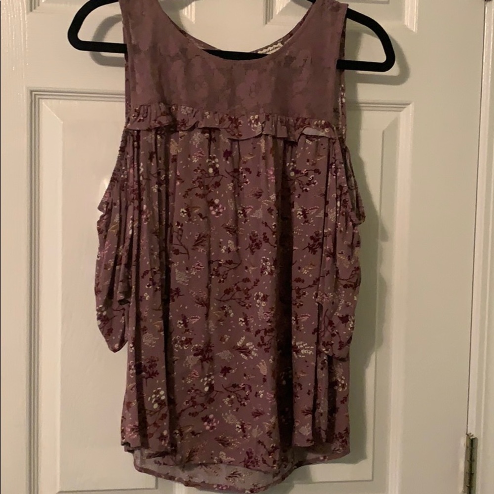 Cute flowy floral open shoulder top